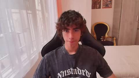 Snapshot of lucas_xo chatting on 23, 10, 2025 lucas_xo online show from 23, 10, 2025