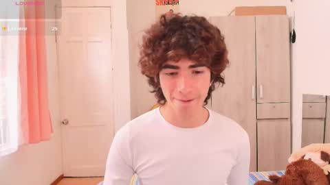 Snapshot of lucas_xo chatting on 26, 11, 2025 lucas_xo online show from 26, 11, 2025