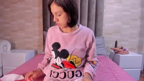 Snapshot of luci_and_sofi chatting on 6, 2, 2025 Luciana Ramirez Sofia Collins online show from 6, 2, 2025