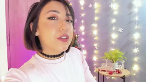 Snapshot of luci_fer15 chatting on 13, 12, 2024 Luci y Fer online show from 13, 12, 2024