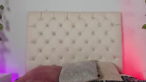 Luciana Ramirez  Sofia Collins online show from 7, 10, 2025