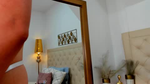 lucia_lorenz online show from 10, 4, 2026