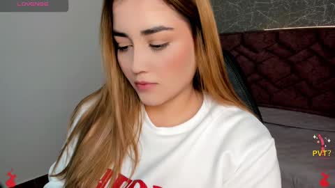 lucia star  online show from 11, 1, 2025