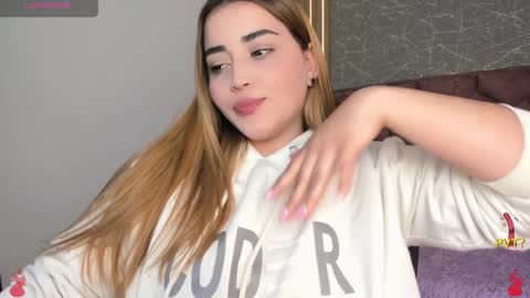 lucia star  online show from 14, 1, 2025