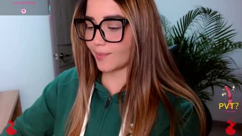 lucia star  online show from 31, 3, 2026