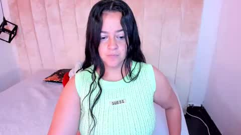 Lucia Vonne online show from 13, 9, 2025