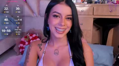 Snapshot of luciajhonnes chatting on 19, 12, 2025 LuciaJhonnes online show from 19, 12, 2025