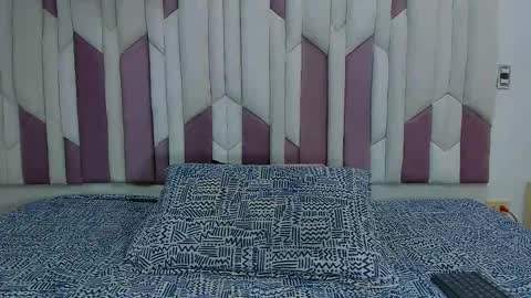 instagram luciana417  online show from 15, 2, 2025