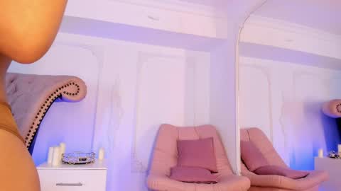 Snapshot of luciana_roa chatting on 7, 6, 2026 Luciana online show from 7, 6, 2026