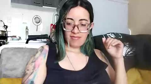 Snapshot of lucianacapisce chatting on 7, 11, 2025 Dani 3 online show from 7, 11, 2025