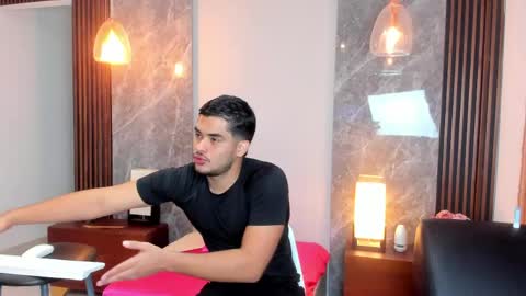 Luciano online show from 4, 6, 2026