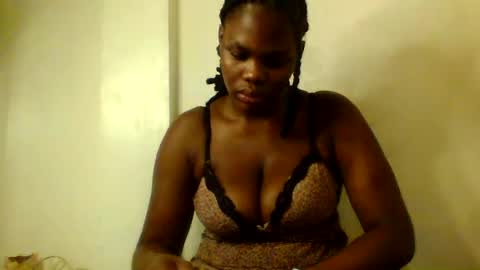 luciaresa online show from 12, 7, 2026