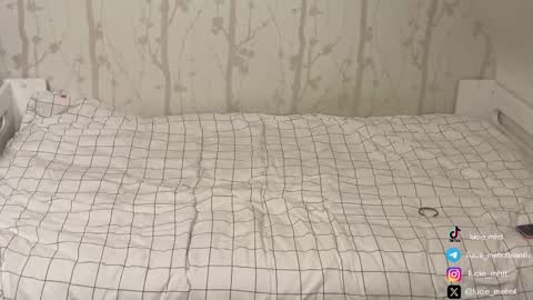 Lucie hot follow me on  online show from 24, 9, 2025