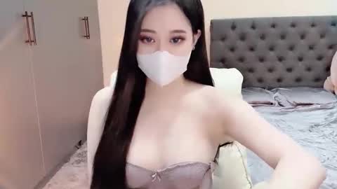 Snapshot of lucii04 chatting on 27, 11, 2025 lucii04 online show from 27, 11, 2025