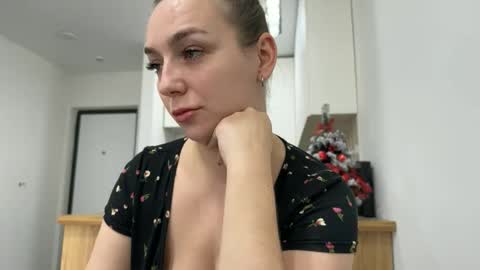 lucky_foryou_baby online show from 14, 1, 2026