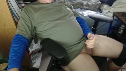Snapshot of luckycharms9595 chatting on 8, 1, 2025 luckycharms9595 online show from 8, 1, 2025