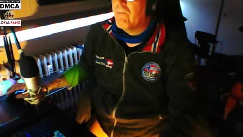 Snapshot of luckyfreak1 chatting on 8, 2, 2025 call me Stefan online show from 8, 2, 2025