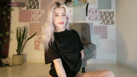 luckysapphire777 online show from 2, 4, 2026