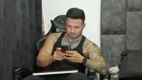 chat with me    online show from 19, 12, 2025