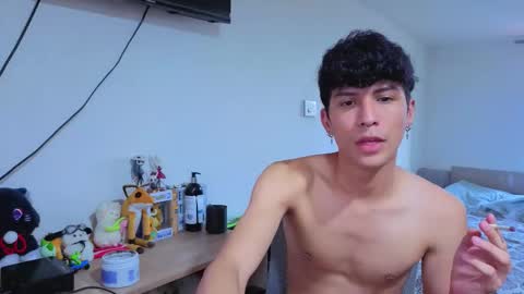 Snapshot of luclawthorne chatting on 16, 12, 2025 Lu Independent Model online show from 16, 12, 2025