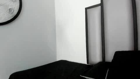   online show from 31, 10, 2025