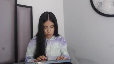   online show from 26, 11, 2025