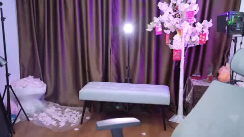 Lucy online show from 14, 10, 2025