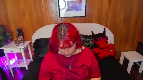 Snapshot of lucy_art chatting on 2, 7, 2026 lucy_art online show from 2, 7, 2026