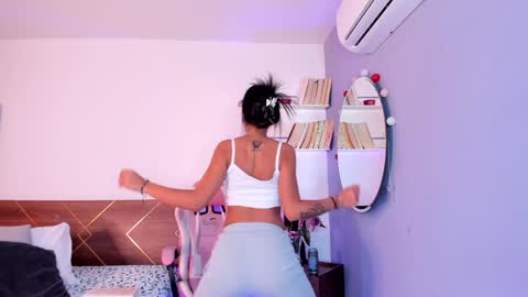 Snapshot of lucy_ferreiraa chatting on 6, 12, 2024 Your Lucy online show from 6, 12, 2024