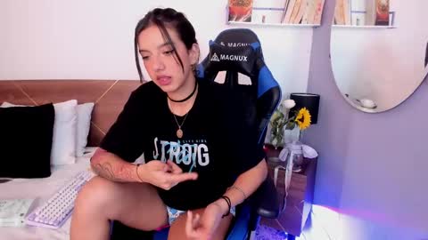 Snapshot of lucy_ferreiraa chatting on 18, 2, 2025 Your Lucy online show from 18, 2, 2025