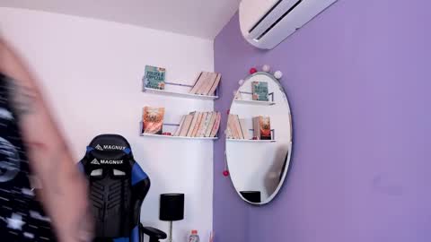 Snapshot of lucy_ferreiraa chatting on 27, 2, 2025 Your Lucy online show from 27, 2, 2025