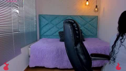 Lucy Greys online show from 7, 1, 2026