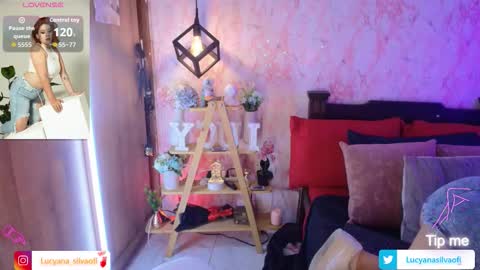 Lucyana Silva online show from 10, 9, 2025