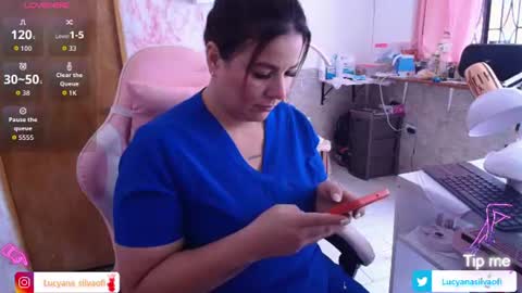 Lucyana Silva online show from 4, 8, 2026
