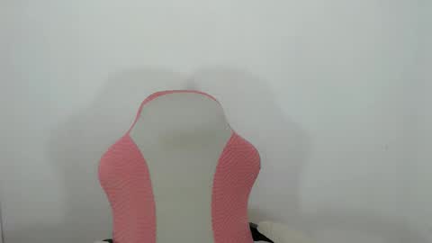 Snapshot of lucyseductive_ chatting on 13, 4, 2026 JIRVIE online show from 13, 4, 2026