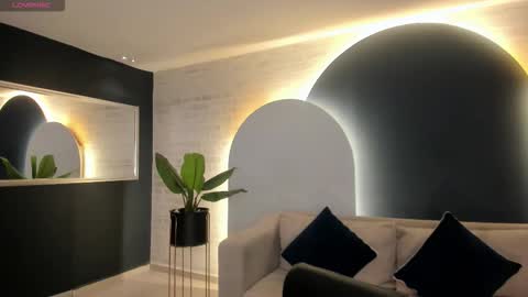 Snapshot of lucyweiss_ chatting on 12, 10, 2025 Lucy online show from 12, 10, 2025