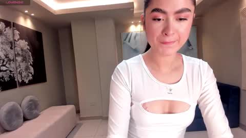 Snapshot of lucyweiss_ chatting on 13, 10, 2025 Lucy online show from 13, 10, 2025