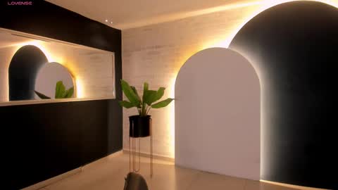 Snapshot of lucyweiss_ chatting on 17, 10, 2025 Lucy online show from 17, 10, 2025