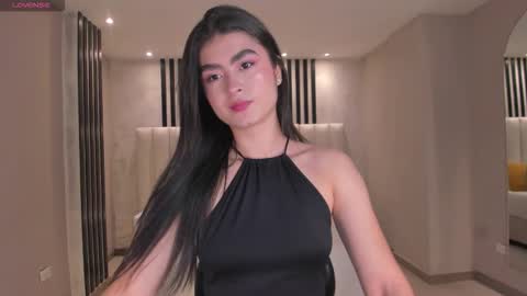 Snapshot of lucyweiss_ chatting on 15, 11, 2025 Lucy online show from 15, 11, 2025