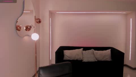 Snapshot of lucyweiss_ chatting on 26, 11, 2025 Lucy online show from 26, 11, 2025