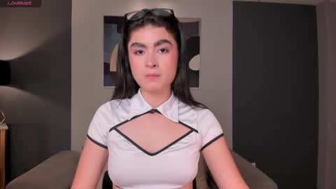 Snapshot of lucyweiss_ chatting on 30, 11, 2025 Lucy online show from 30, 11, 2025