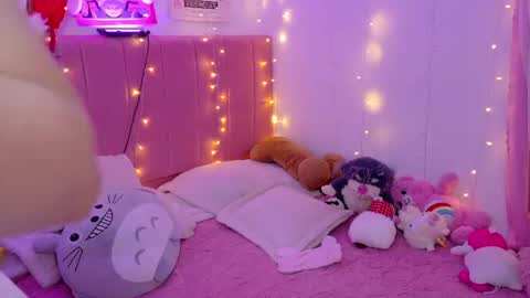 Snapshot of lucyy_peach chatting on 1, 8, 2026 LUCYY FROM HOME online show from 1, 8, 2026