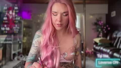 Luubeam             INSTA luubeammm TWITTER lunaisreallycu1 online show from 18, 5, 2026