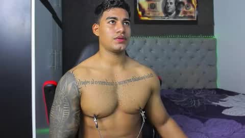 Luigi Independent model online show from 11, 11, 2025