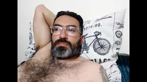 Snapshot of luis2988z chatting on 3, 12, 2024 Hairyman online show from 3, 12, 2024