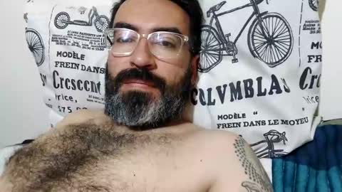 Snapshot of luis2988z chatting on 12, 12, 2024 Hairyman online show from 12, 12, 2024