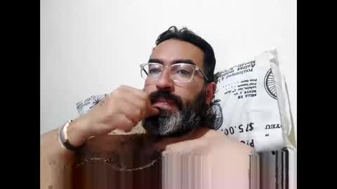 Snapshot of luis2988z chatting on 17, 12, 2024 Hairyman online show from 17, 12, 2024