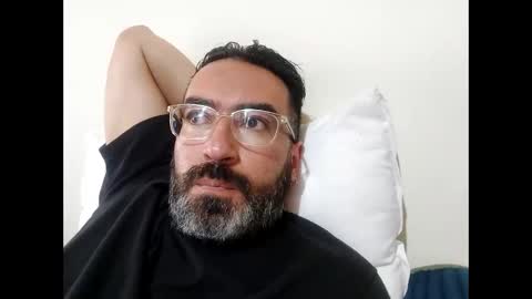 Snapshot of luis2988z chatting on 3, 1, 2025 Hairyman online show from 3, 1, 2025