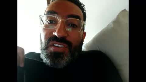 Snapshot of luis2988z chatting on 5, 1, 2025 Hairyman online show from 5, 1, 2025