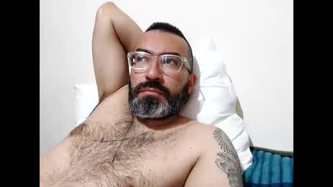 Snapshot of luis2988z chatting on 16, 1, 2025 Hairyman online show from 16, 1, 2025